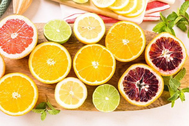 Variedade de citrinos
 - Foto, Imagem