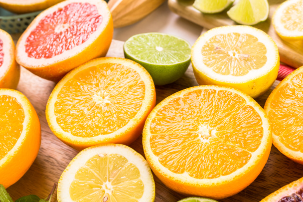 verscheidenheid van citrusvruchten - Foto, afbeelding