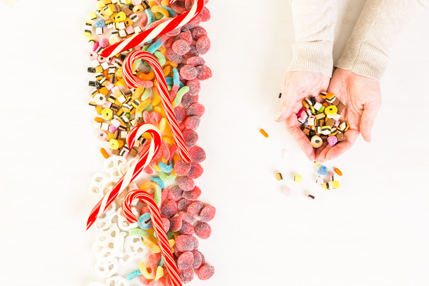 крупним планом різнокольорові цукерки
 - Фото, зображення