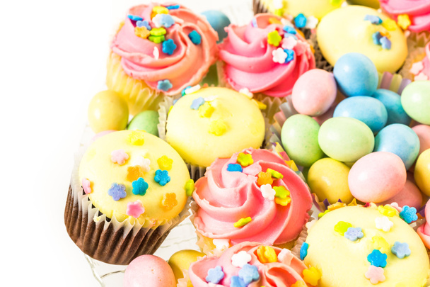 Miniatur-Cupcakes zu Ostern  - Foto, Bild