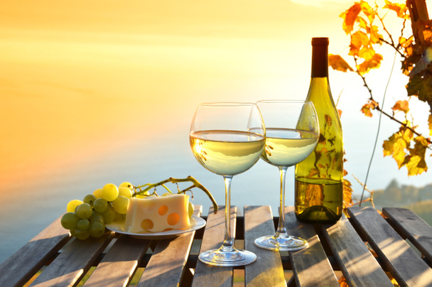 bor, sajt és a szőlő - Fotó, kép