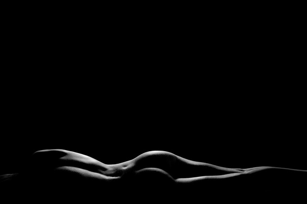 naked girl against a dark background - Zdjęcie, obraz