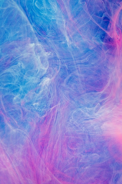 液体のインクの青ピンクの雲  - 写真・画像
