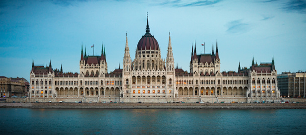 Κτήριο Κοινοβουλίου στη Βουδαπέστη - Φωτογραφία, εικόνα