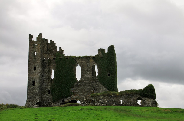 ερείπια ενός κάστρου στην Ιρλανδία - Φωτογραφία, εικόνα