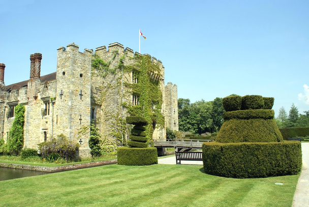 Entrée et jardin du château de Hever, Angleterre
 - Photo, image