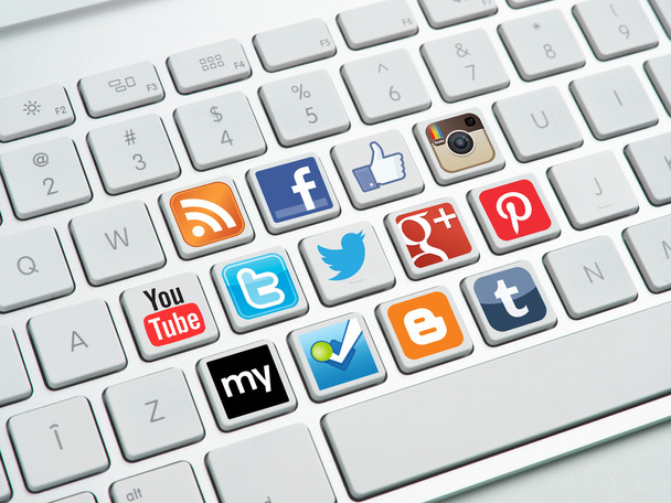 Social media buttons on keyboard - Valokuva, kuva