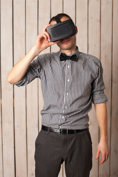 Muž ve VR brýlích - Fotografie, Obrázek