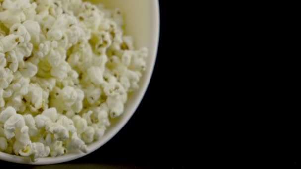 Popcorn vallen in slow motion - Video
