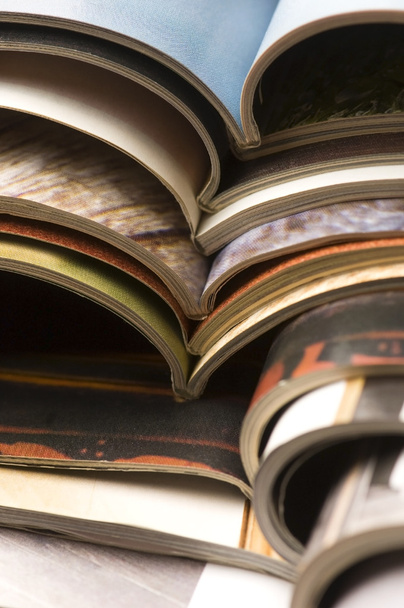 Stack di riviste
 - Foto, immagini