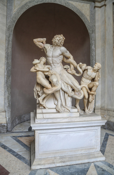 Λαοκόοντα που βρίσκονται και το άγαλμά του γιοι - Φωτογραφία, εικόνα