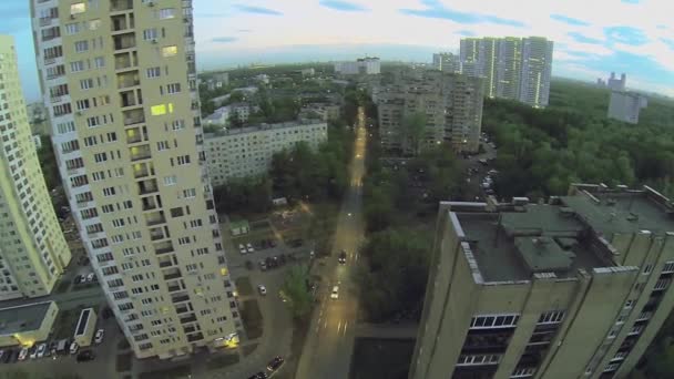 Periferia della città la sera
 - Filmati, video