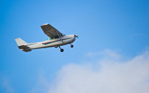 Одномоторный самолет
 - Фото, изображение