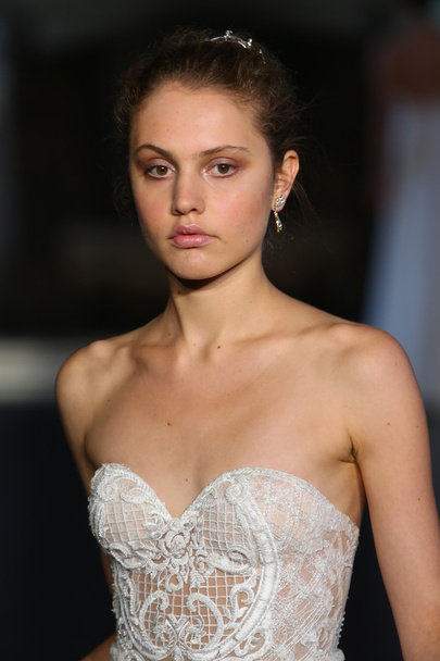Alon Livne White Couture Bridal Collection - 写真・画像
