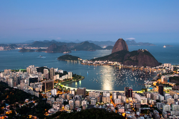 Vista ao pôr do sol no Rio de Janeiro
 - Foto, Imagem