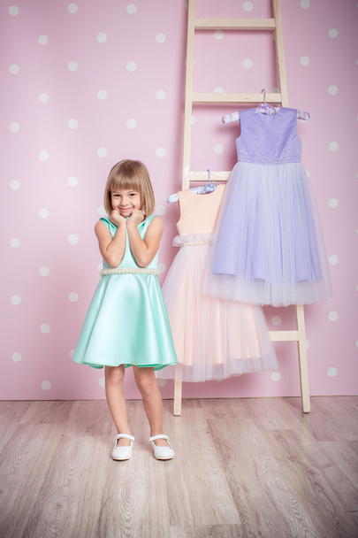  little girl in princess dress  - Foto, afbeelding