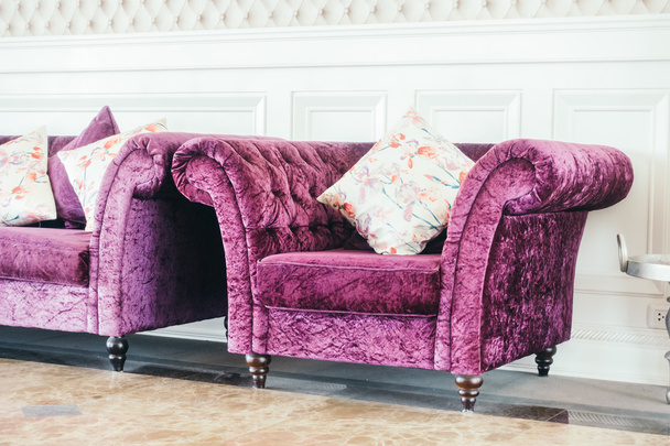 Gyönyörű luxus párnák a kanapén - Fotó, kép