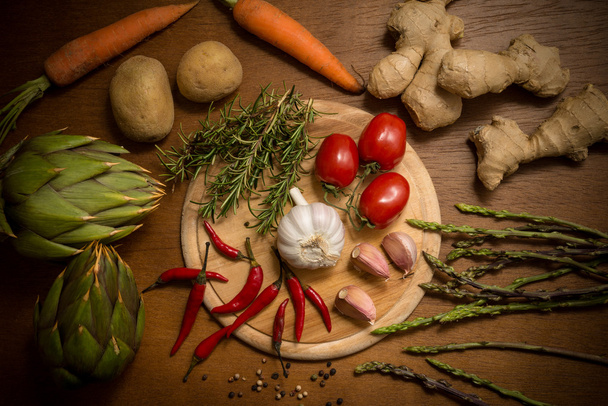 zöldségek a konyhában - Fotó, kép