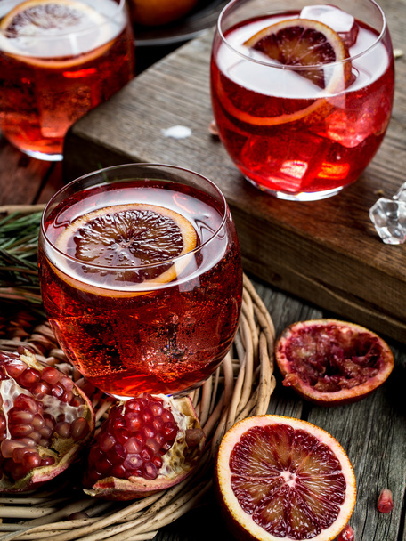 Blood orange and pomegranate cocktails - Foto, imagen