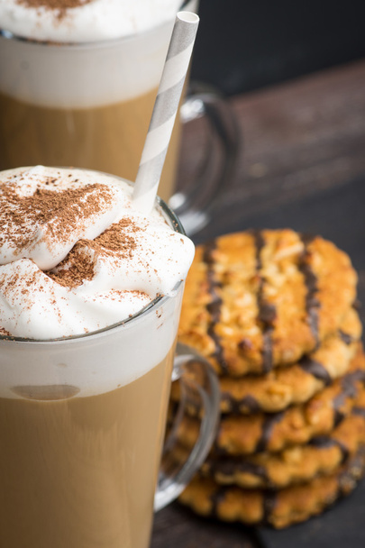 Glass of coffee with cookies - Foto, Imagem