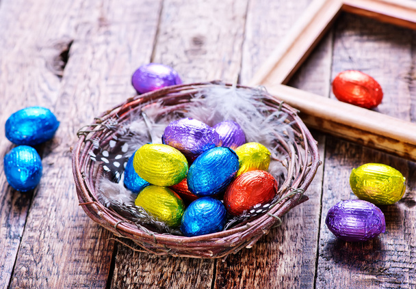 chocolate eggs in foil - Foto, Imagen