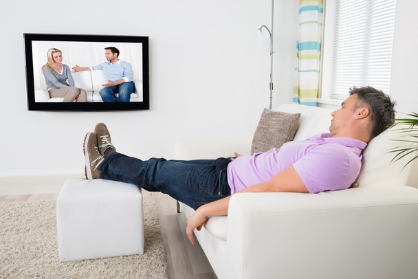 Man Watching Television - Fotoğraf, Görsel