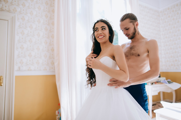bride and groom portrait in bedroom - Fotoğraf, Görsel