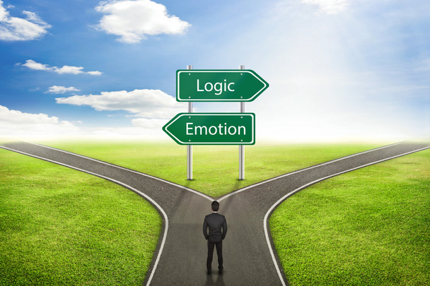 Concepto de Empresario, Signo Emoción o Lógica camino a la w correcta
 - Foto, imagen
