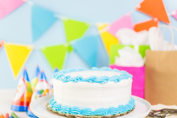 простий торт до дня народження
 - Фото, зображення