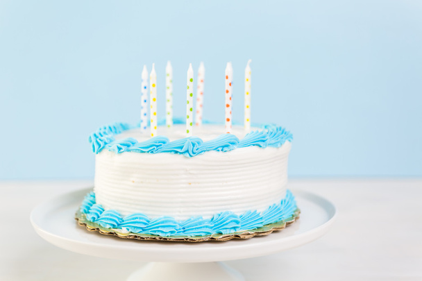 pastel de cumpleaños simple
 - Foto, Imagen