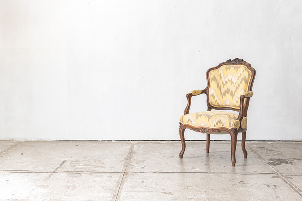 στυλ κλασική καρέκλα σε vintage δωμάτιο  - Φωτογραφία, εικόνα