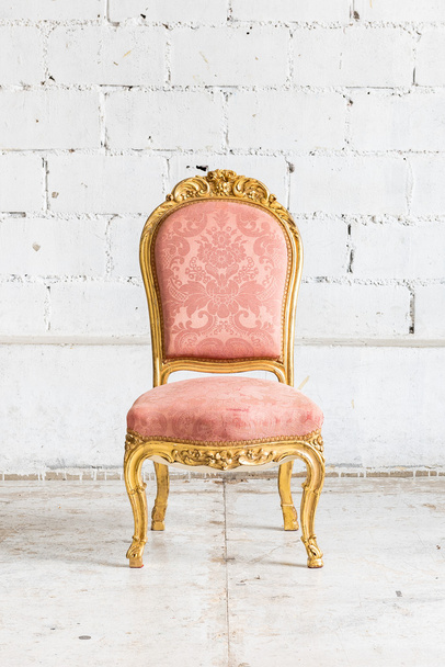 Klassieke stoel stijl in vintage kamer  - Foto, afbeelding