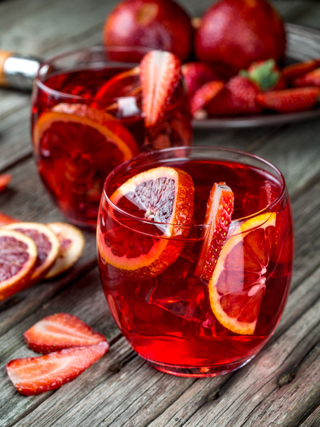 Blood orange strawberry rum punch - Φωτογραφία, εικόνα
