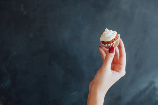 Birthday Cupcake with a sparkler - Фото, изображение