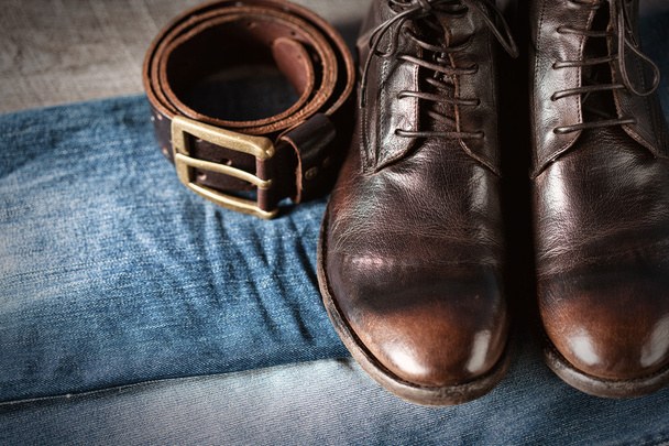 jeans, stivali, cintura. stile vintage
 - Foto, immagini