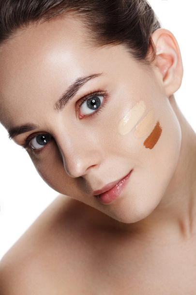 Beauty Girl Try to Different tones of Foundation Concealer. Natu - Photo, image