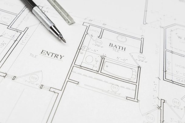 エンジニア鉛筆と定規の家の計画の上 - 写真・画像