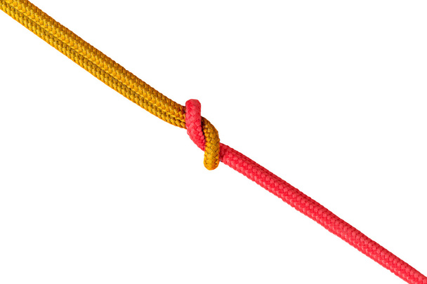 Diferentes cordas amarradas isolar no branco com caminho de recorte
 - Foto, Imagem
