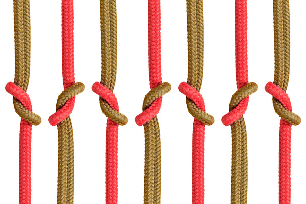 Verschillende touwen gebonden isoleren op witte achtergrond - Foto, afbeelding