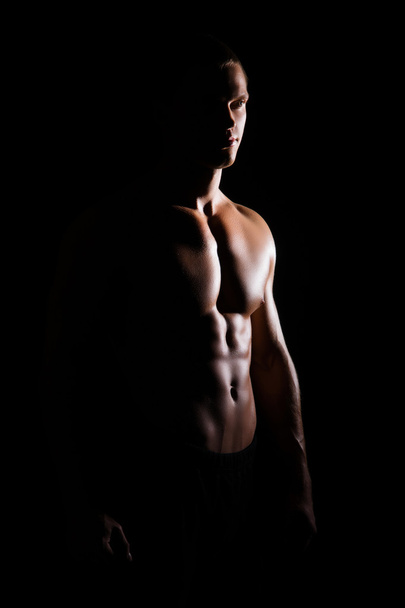 Strong, fit and sporty bodybuilder man - Φωτογραφία, εικόνα