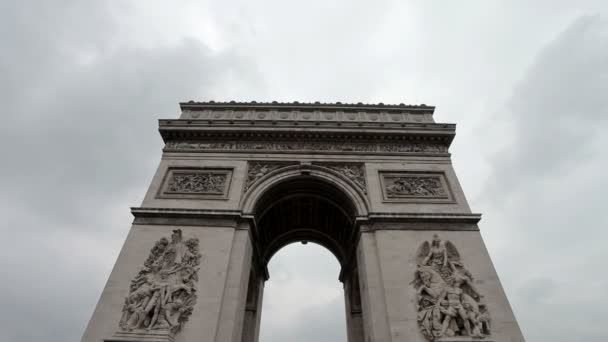 ARC De Triomphe na zamračený den. Střední záběr, střed. - Záběry, video
