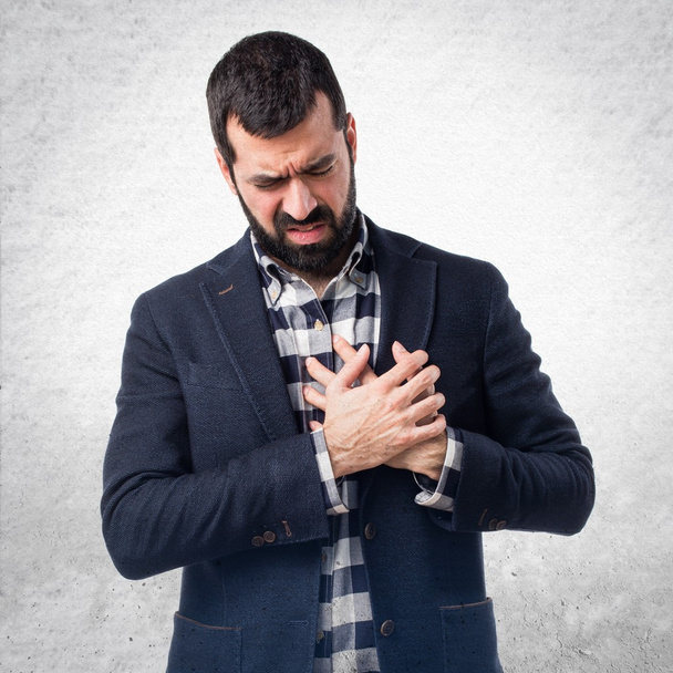 mężczyzna z bólem serca - Zdjęcie, obraz