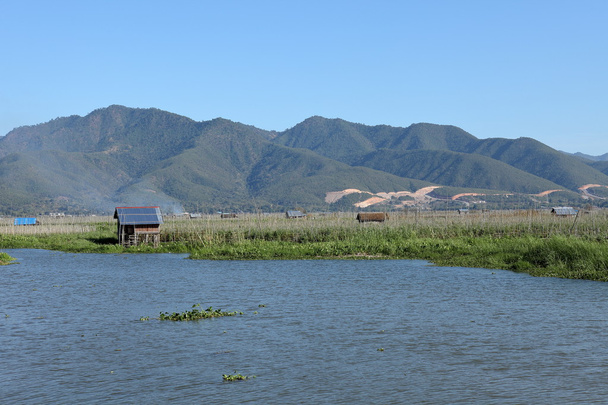 Рыбацкие деревни на озере Инле в Мьянме
 - Фото, изображение
