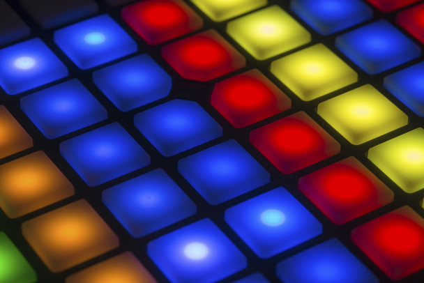 Botões de luz multicoloridos
 - Foto, Imagem