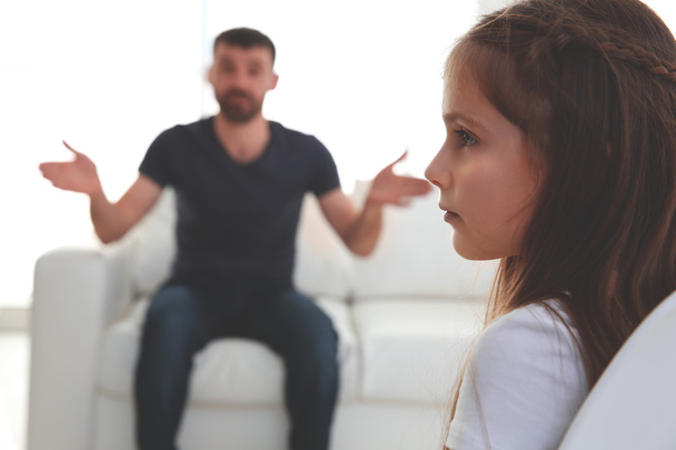 Father having important conversation with his daughter - Photo, image