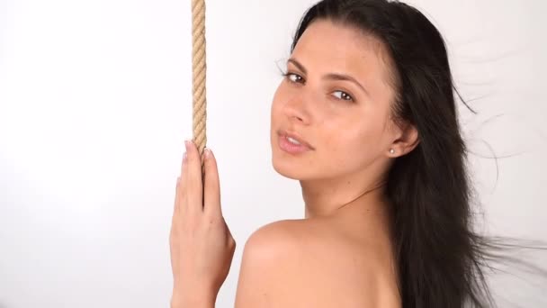 Όμορφη σέξι νεαρή κοπέλα που φλερτάρει - Πλάνα, βίντεο