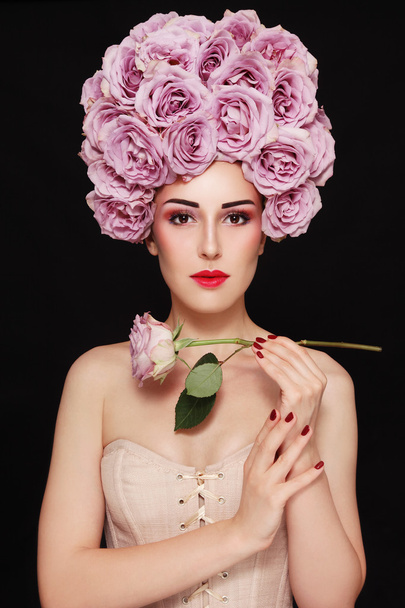 beautiful woman in wig of roses - Foto, Imagem