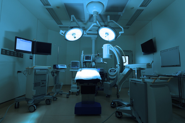 Attrezzature e dispositivi medici nella moderna sala operatoria - Foto, immagini