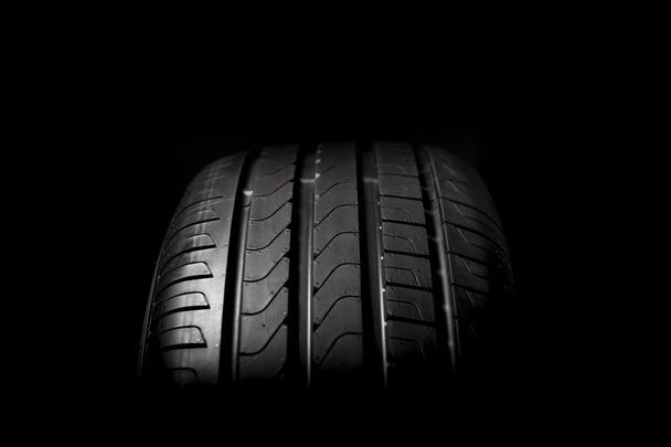 Carro pneu close-up
 - Foto, Imagem