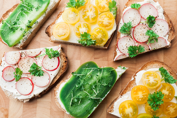 Свежие вегетарианские сэндвичи
 - Фото, изображение